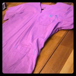 Med Couture EZ Flex scrub top lilac aqua small